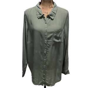 {Torrid} Green Long Sleeve Button Down Blouse